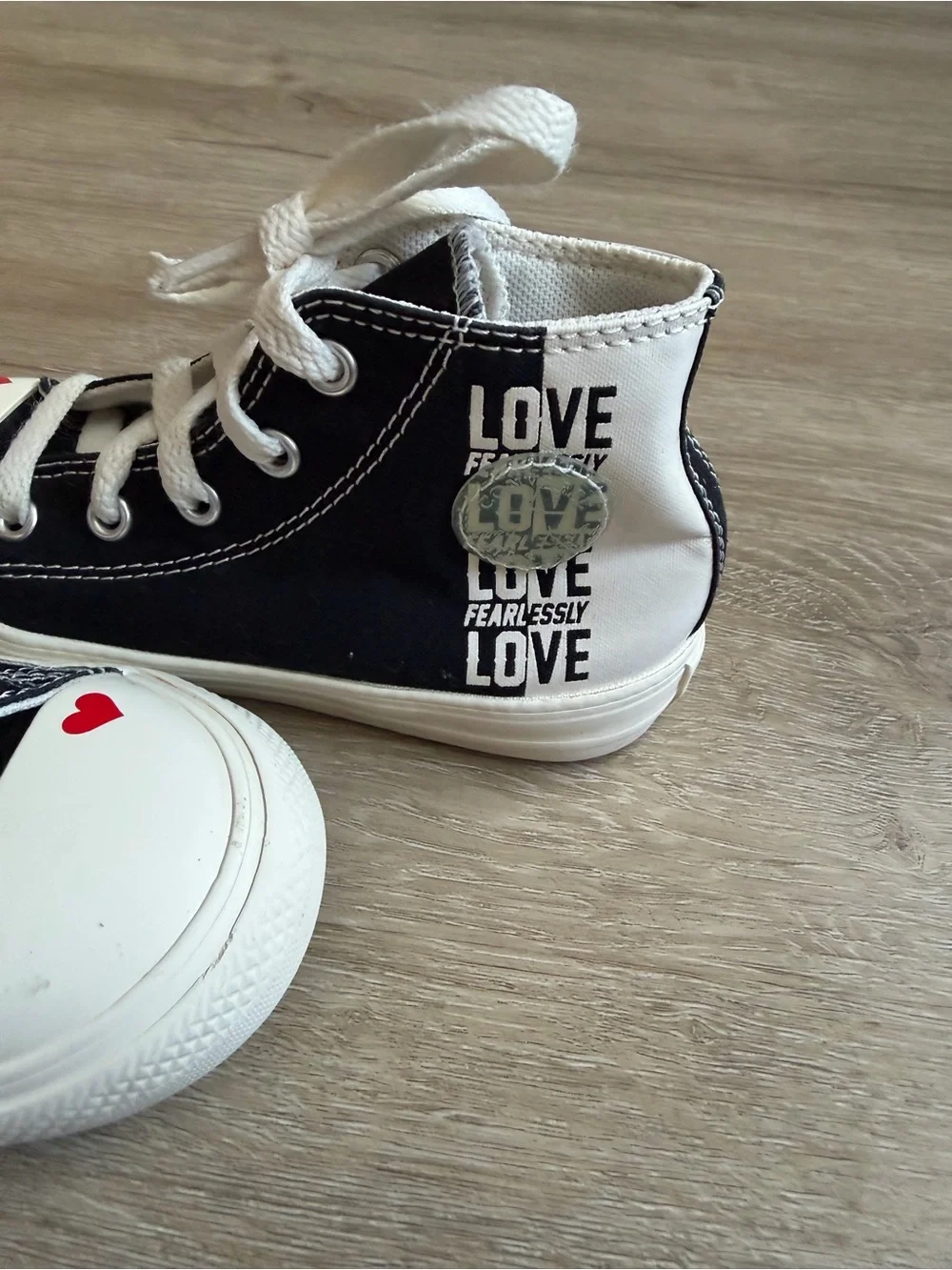 Converse Toddler’s High-Top Sneakers Black White Love red heart SZ 10